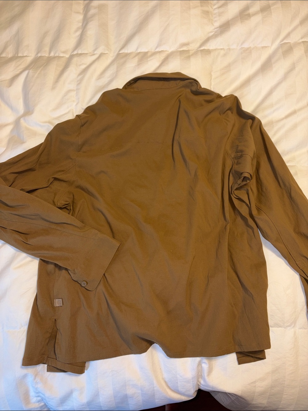 Men's Lulu lemon Button -Up Shirt in Tan NWT - Picture 6 of 6